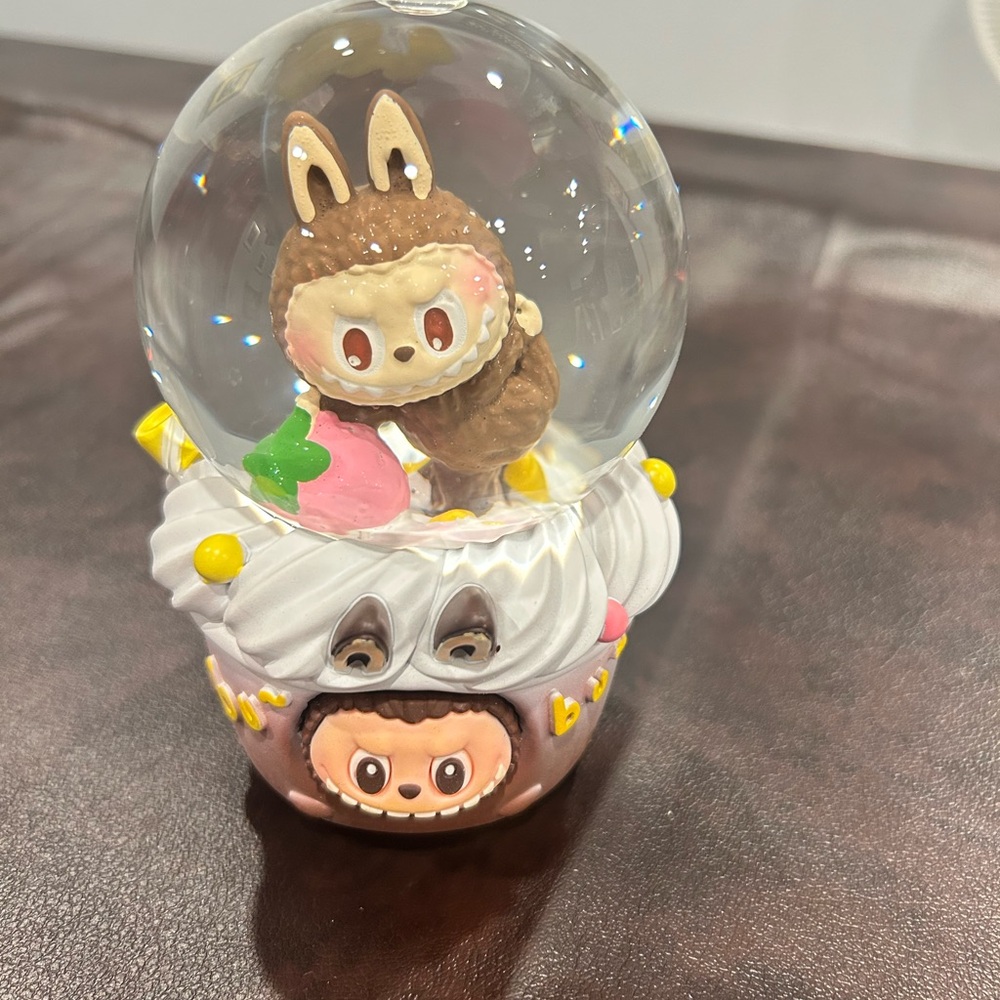 Cute The Monsters Musical 🎶 Snow Globe with Cupcake Base